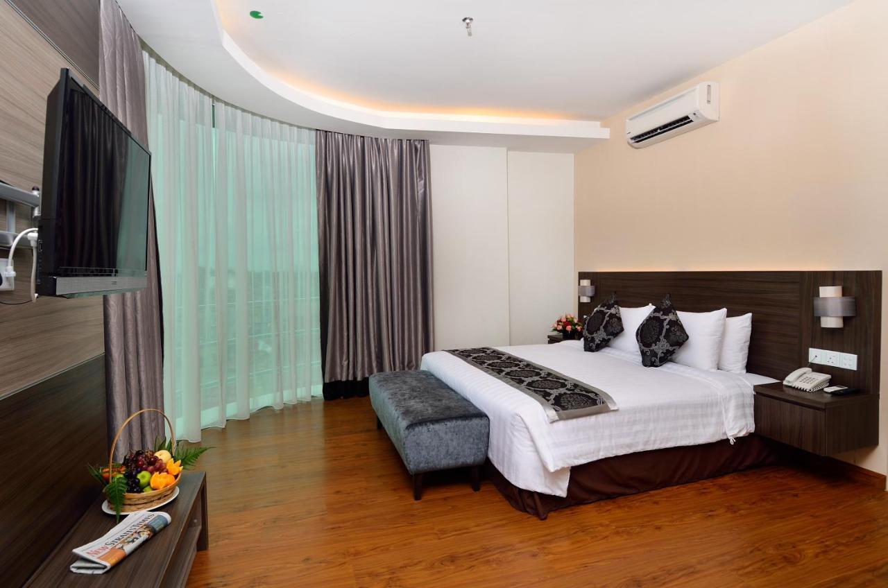 Holiday Villa Hotel&Suites Kota Bharu Esterno foto