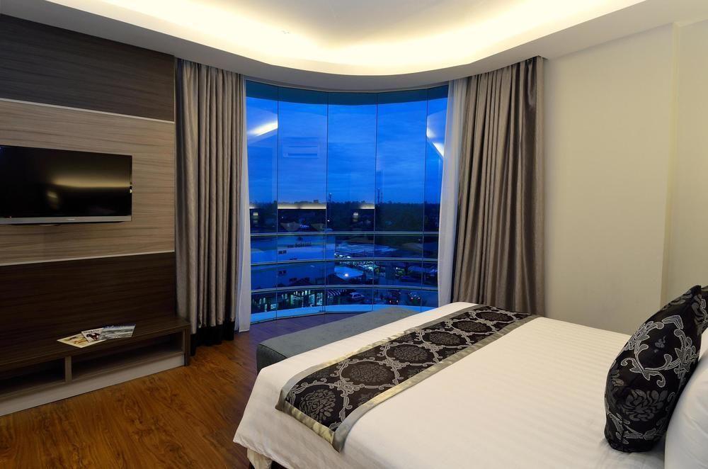 Holiday Villa Hotel&Suites Kota Bharu Esterno foto